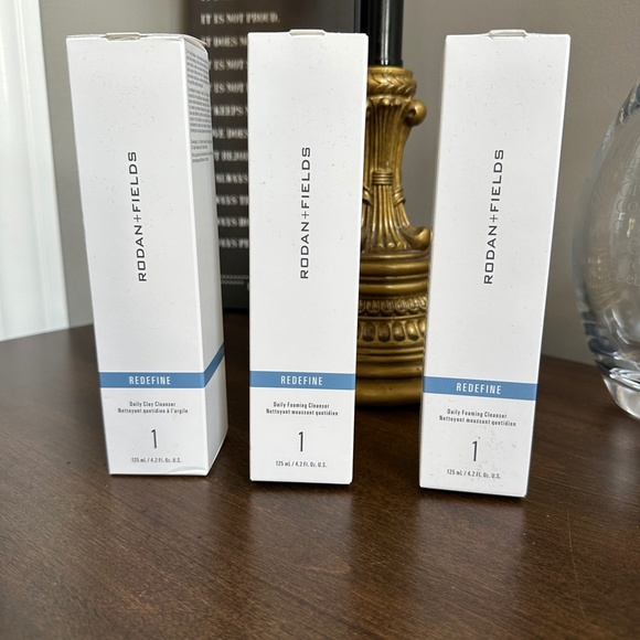 NWT Rodan and Fields REDEFINE Daily Foaming Cleanser - Picture 2 of 7